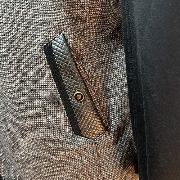 New Clothing World. Large Jacket. - Picture 15 of 16